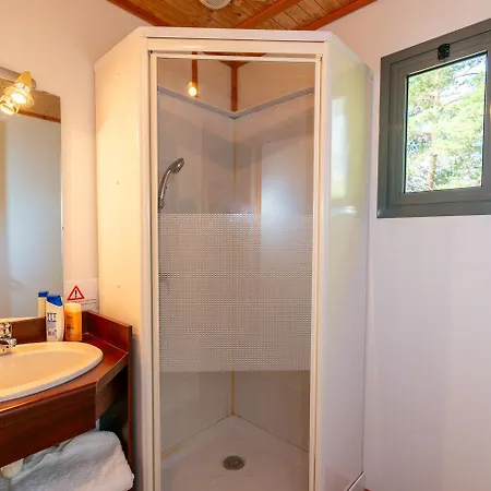 Camping De La Vernhe Saint-Amans-des-Cots Esterno foto