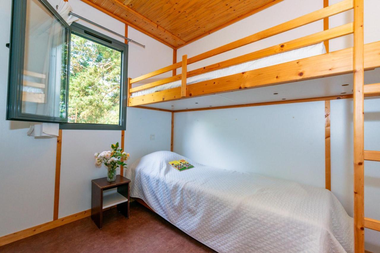 Campingplatz De La Vernhe Saint-Amans-des-Cots